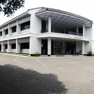 Gedung Tampak Depoan